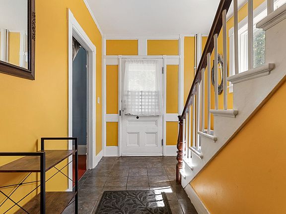 5th image of 276 Central Street
