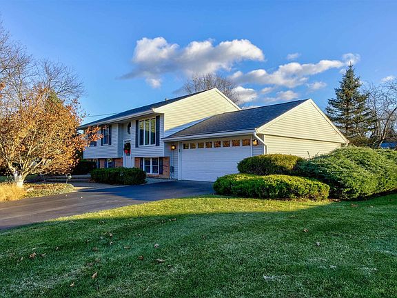 3rd image of 7 Marjorie Dr