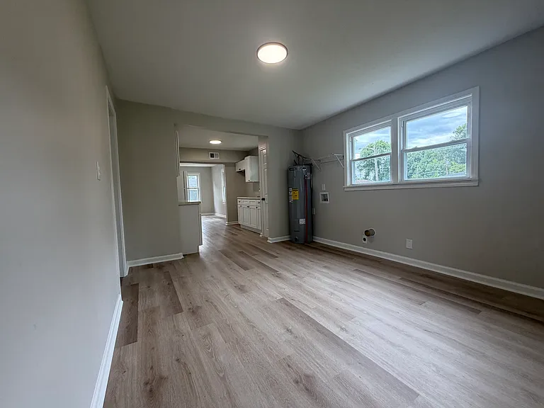 2537 Broadway St — Photo 22