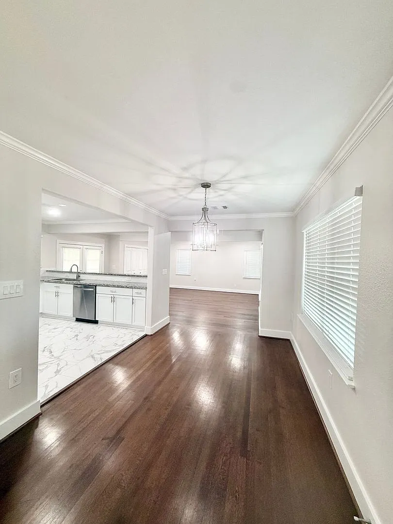 Stunning Recently Remodeled (from the studs out) 3/1/2 Home in Lake Jackson — Photo 4