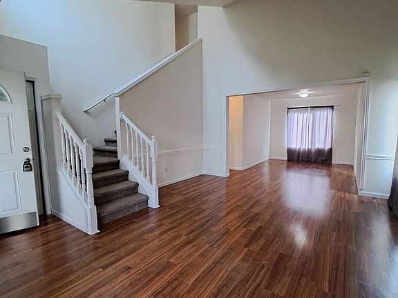 5th image of 6143 Snowberry Ln NE