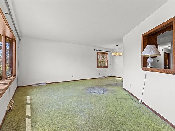 2nd image of W135S6493 Windsor ROAD