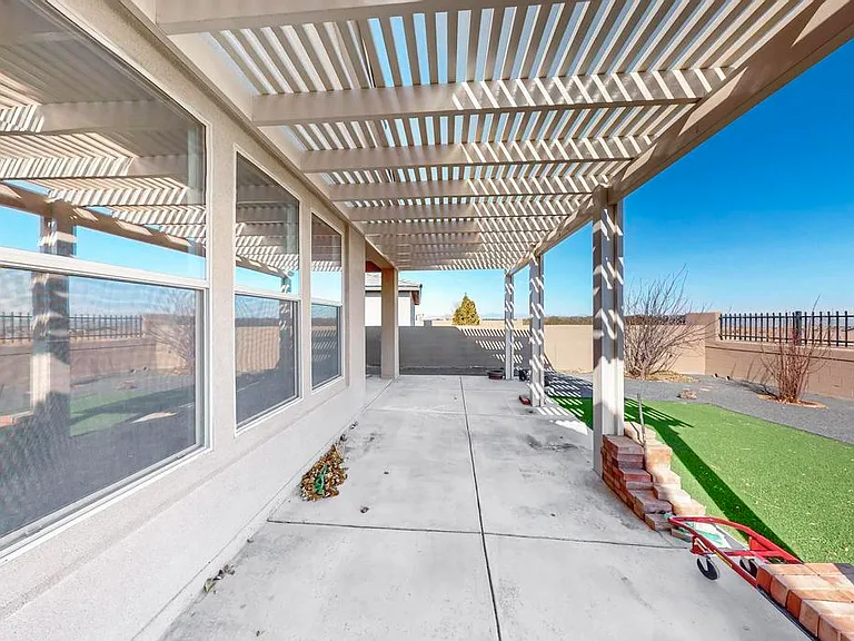 6405 Kings Canyon Cv NE — Photo 45