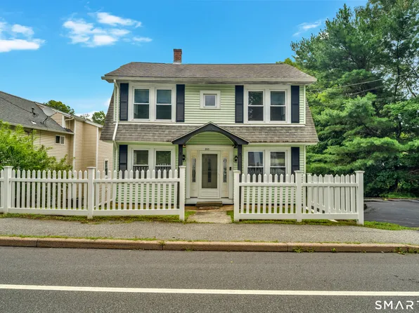 285 Niantic River Road, Waterford, CT 06385