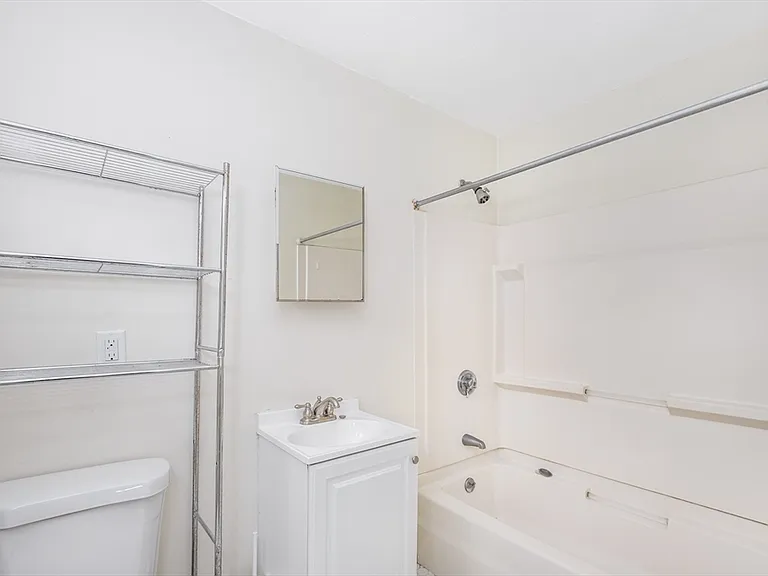 12 Kilby St #2L — Photo 13