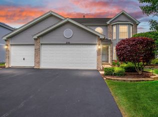 250 Ferryville Dr, Lake In The Hills, IL 60156