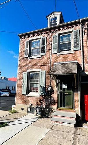 1st image of 220 N 10th St