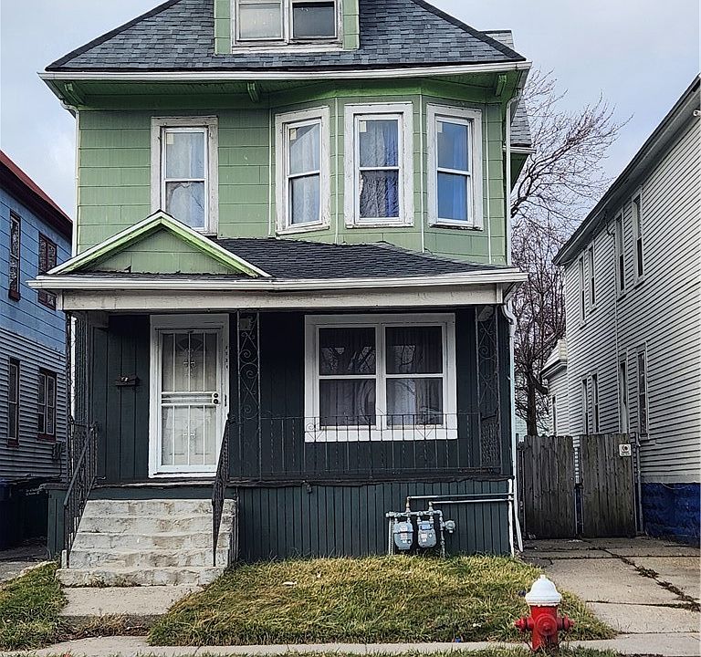 1st image of 1134 E Delavan Ave