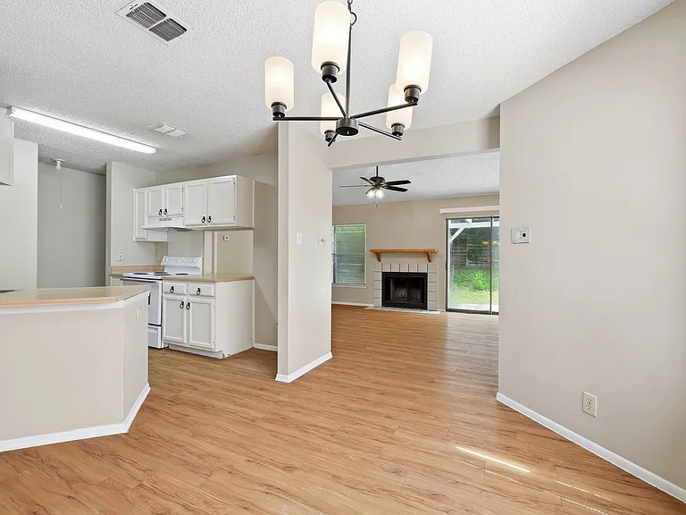 3932 Heritage Hill Dr — Photo 9