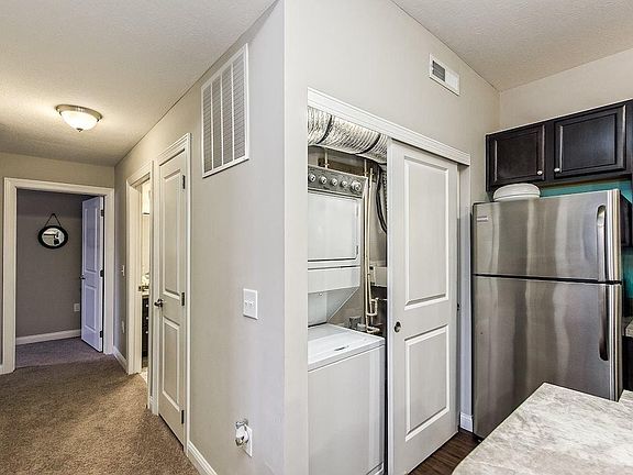 2nd image of 935 Polaris Grand Dr APT A