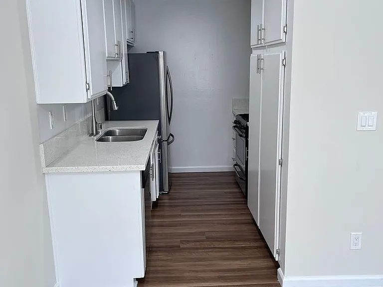 2475 Corinth Apartments — Photo 19