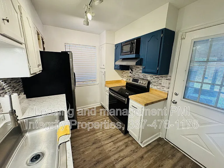 2343 Robley Dr — Photo 6