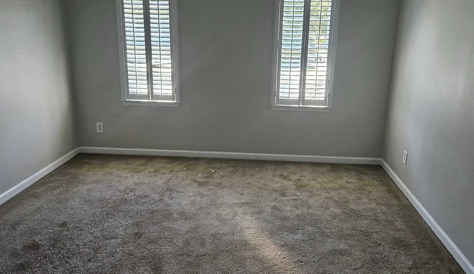 3 bed, 2.5 bath, 2200 sqft, $2,300 — Photo 3