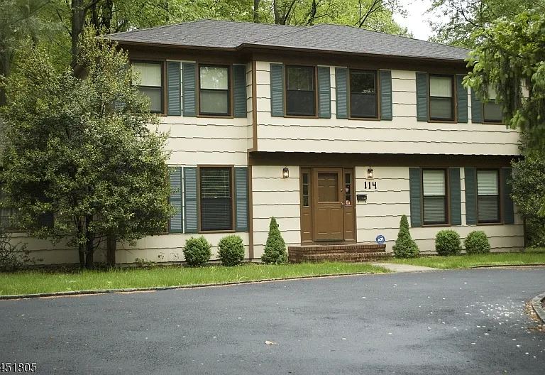 114 Mountain Ave — Photo 3
