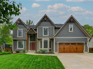 5406 Roundtree St, Shawnee, KS 66226