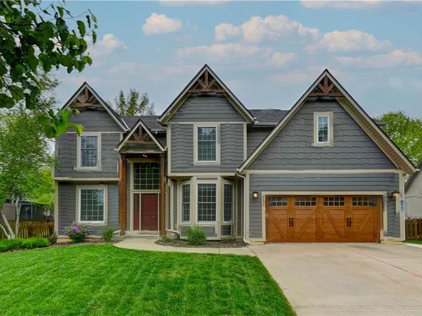 5406 Roundtree St, Shawnee, KS 66226
