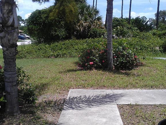 3rd image of 1219 SE Naples Lane