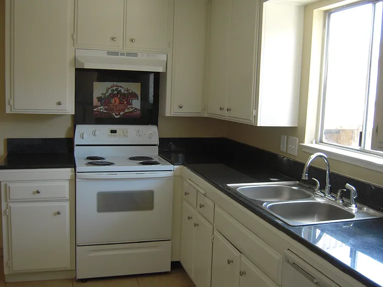 140 Greenbriar Townhouse Way — Photo 6