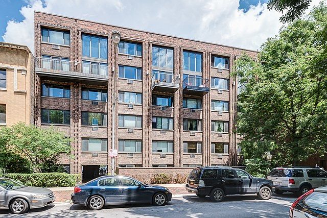 1st image of 644 W Arlington Pl APT 3A