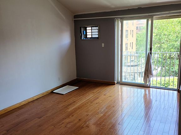 3rd image of 2839 Ford St #3