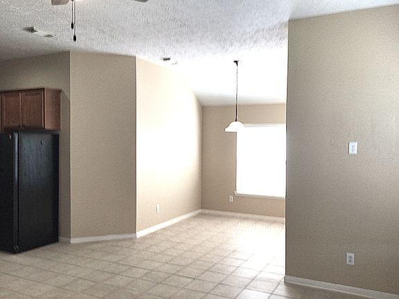 4th image of 12718 Benton Park Ln