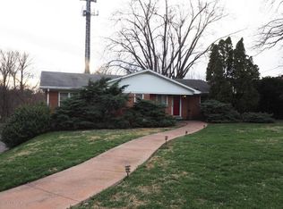 15 Chamberry Cir, Louisville, KY 40207