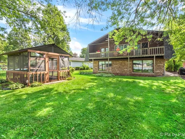 1423 N River Rd, McHenry, IL 60051