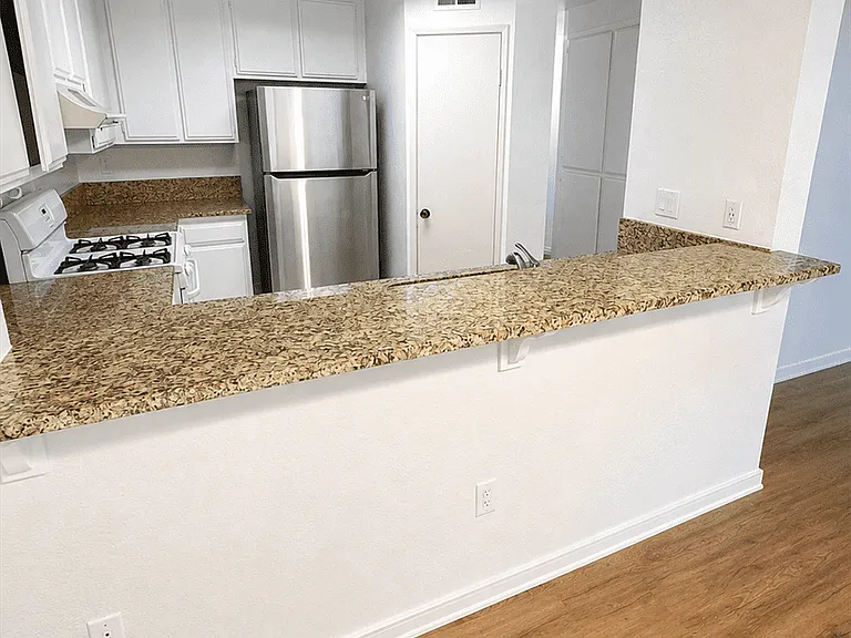 25713 View Pointe #A — Photo 3