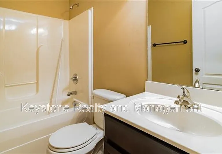1721 Thistlewood Dr #C — Photo 7