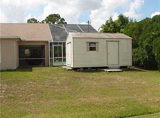 2nd image of 318 SE Whitmore Dr