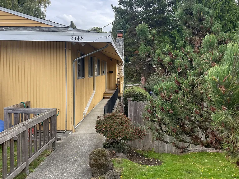 2344 49th Ave SW — Photo 7