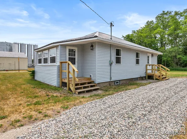 705 Harroun St, Belding, MI 48809