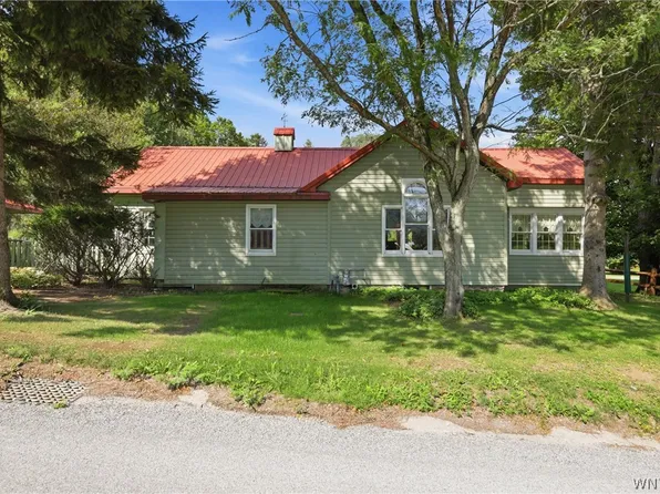 8742 Lower East Hill Rd, Colden, NY 14033