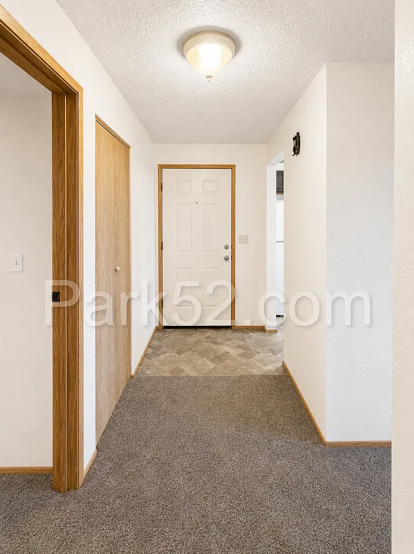 1/2 Off First Full Month! 2nd Floor 2-Bedroom Tacoma Apartment with New Carpet — Photo 4