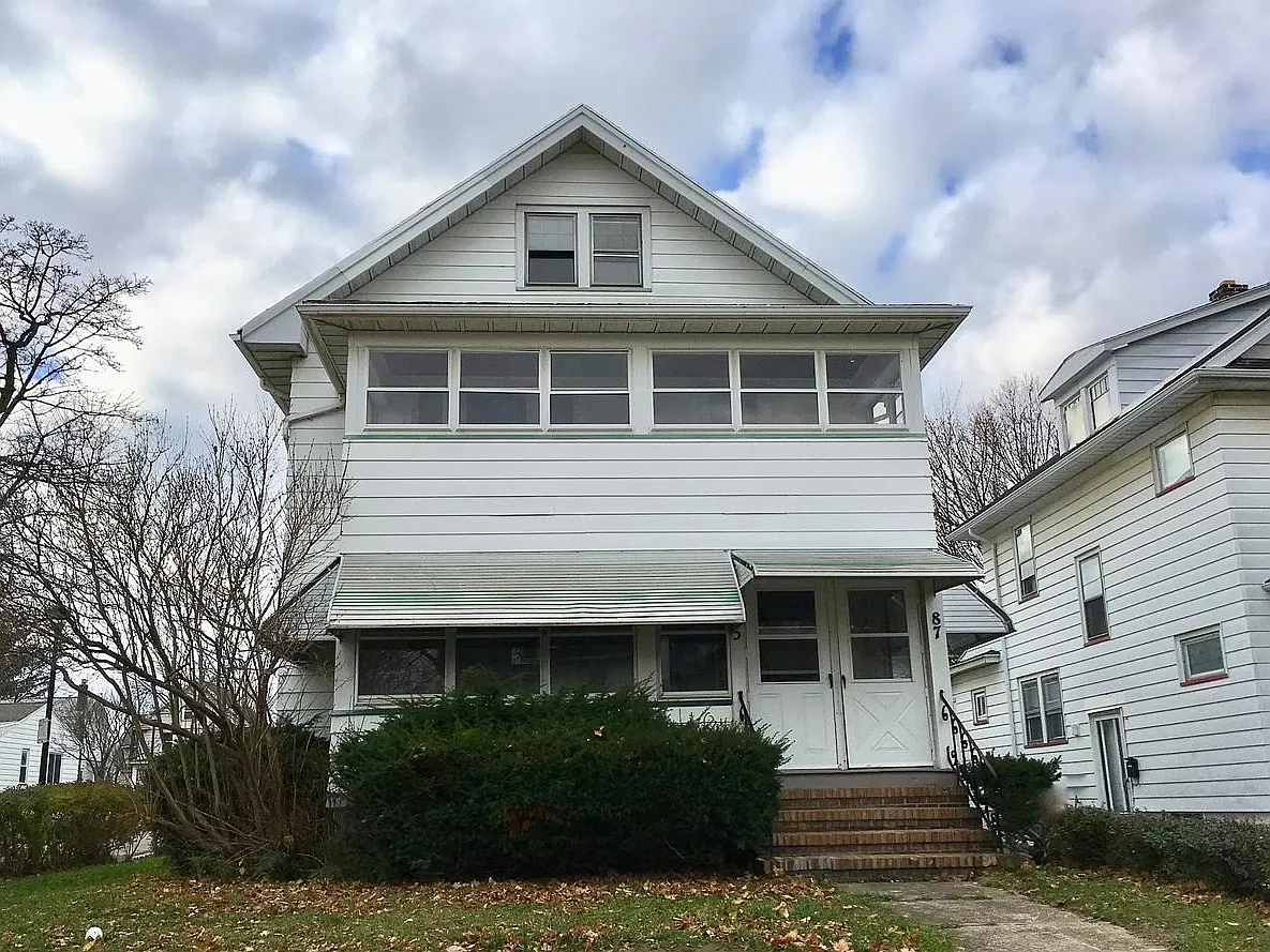 2 bed, 1000 sqft, $1,300 — Photo 1