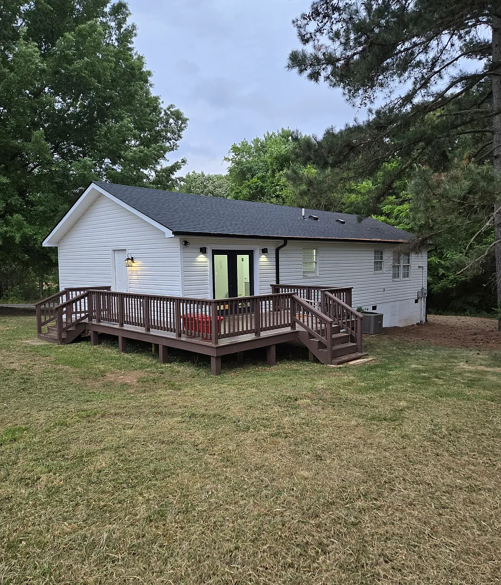 Building Photo - 120 Rocky Creek Rd