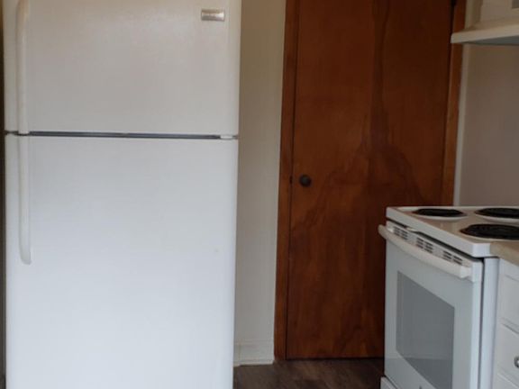 5th image of 4189 Indianola Ave