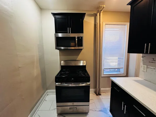 154 Bergen Avenue image 5 of 8