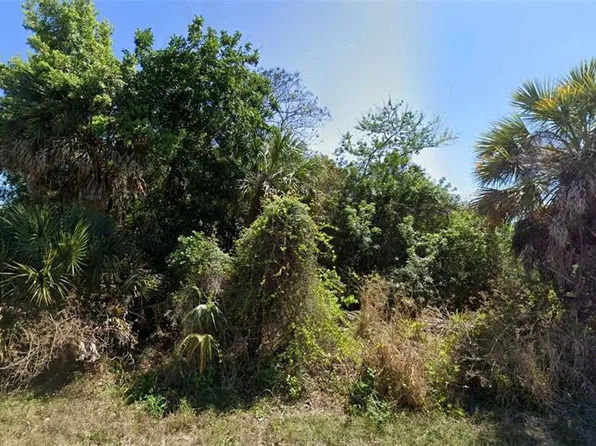 517 Fairview Ave NW #18, Pt Charlotte, FL 33952