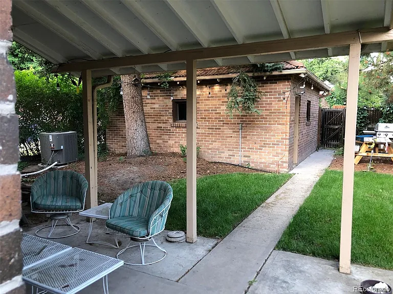 454 N Franklin St — Photo 8