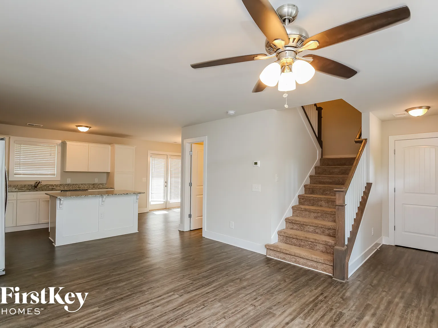 3 bed, 2.0 bath, 1355 sqft, $1,915 — Photo 2