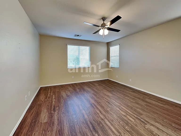 7227 W Darrow St — Photo 10