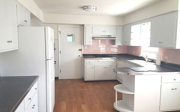 3rd image of 4175 W Lunt Ave #2