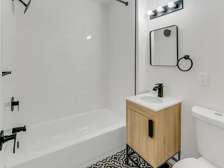 Indian Oaks Townhomes — Photo 4