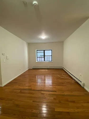 68 Elliott Ave Photo 1