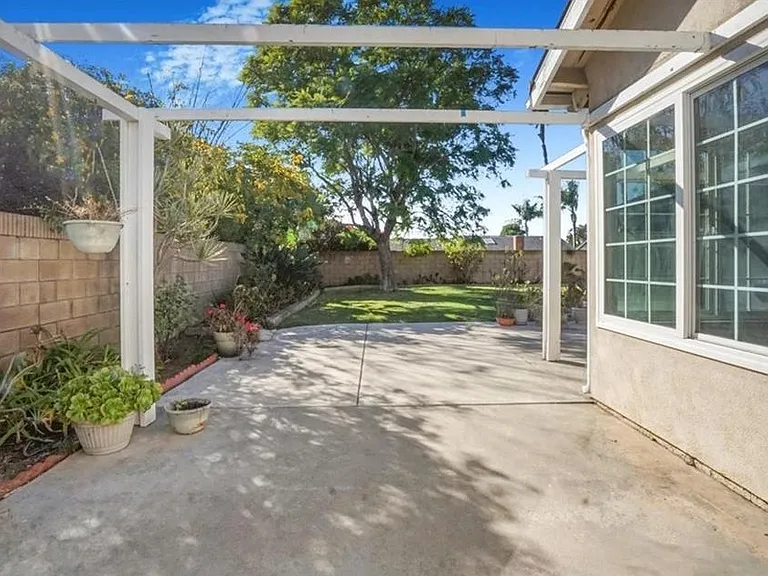 24121 El Tiradore Cir — Photo 9