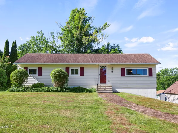 20 Overlook Ter, Adams, MA 01220