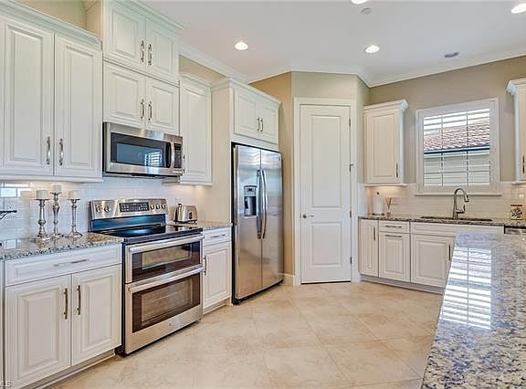 4th image of 8761 Bellano Ct Unit 201