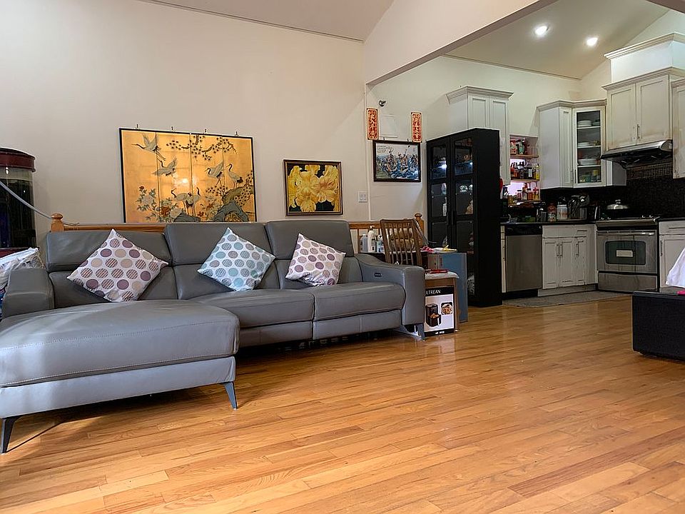 1st image of 231 Bay 34 St #3A