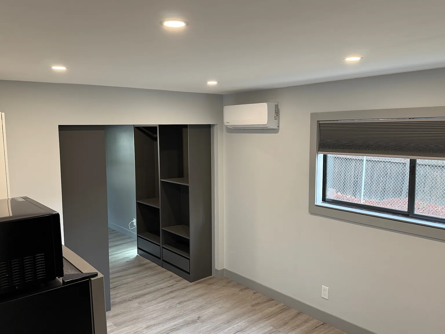 Studio, 350 sqft, $1,550 — Photo 3